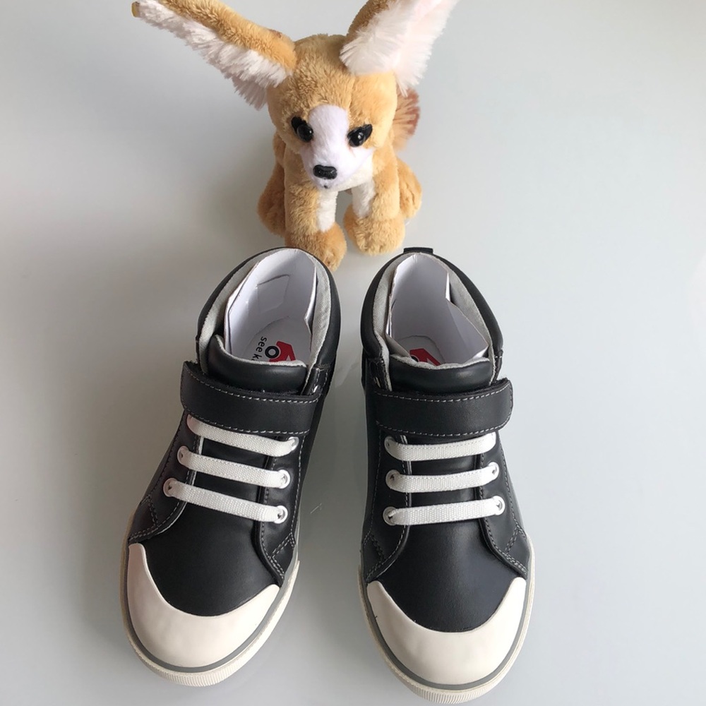 See Kai Run Peyton Metallic Mid Top Sneakers 1Y - Picture 3 of 7